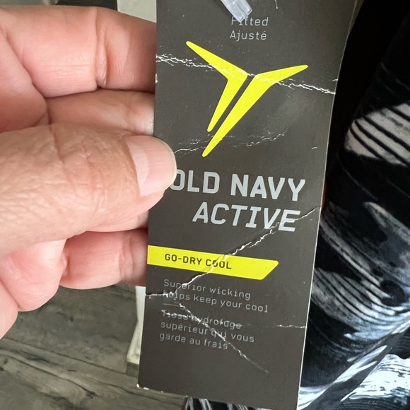 Old Navy Active Go Dry 3/4 length athletic leggings - Picture 3 of 7